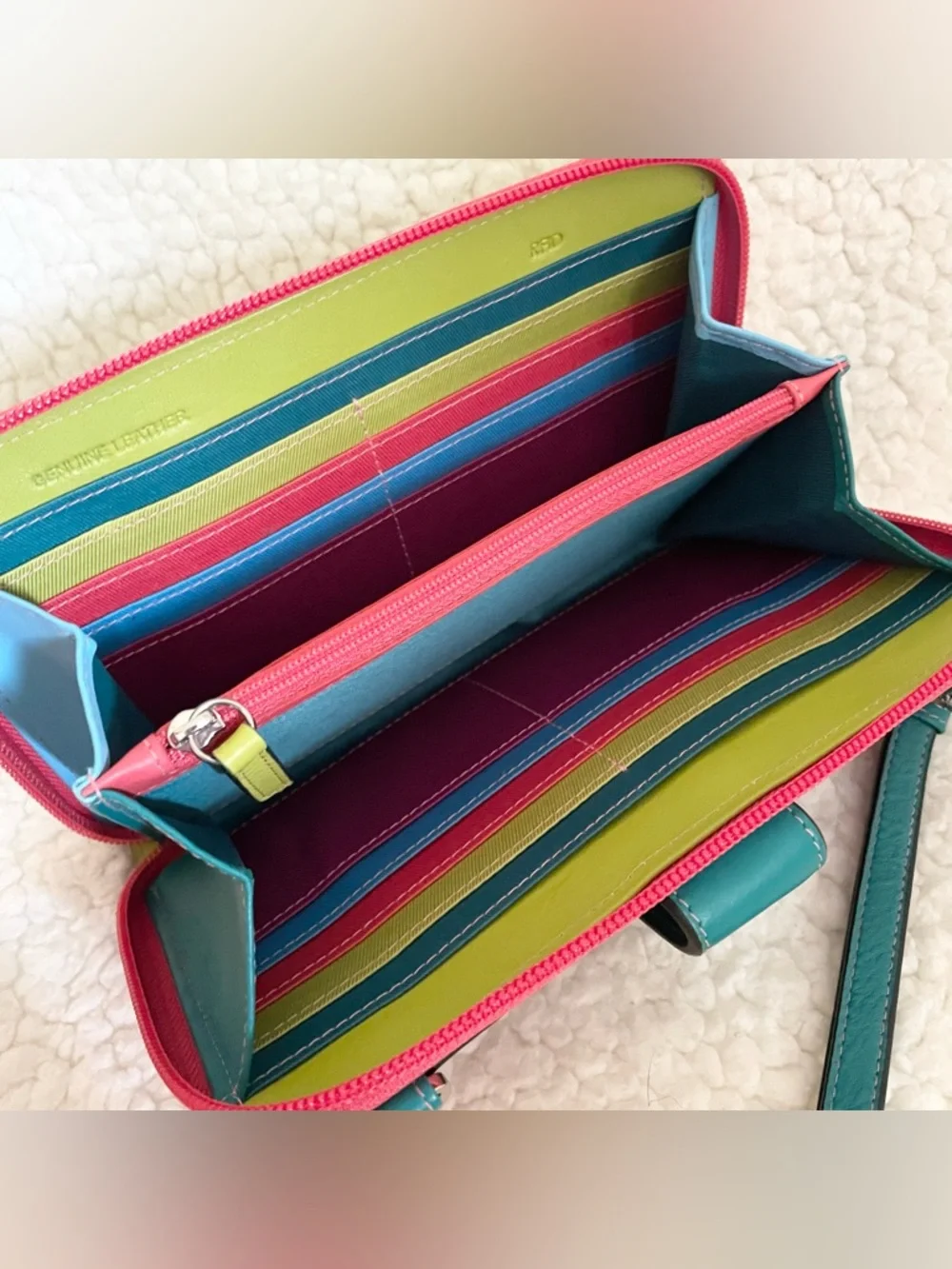 NWOT Ili New York Multi-Color Clutch